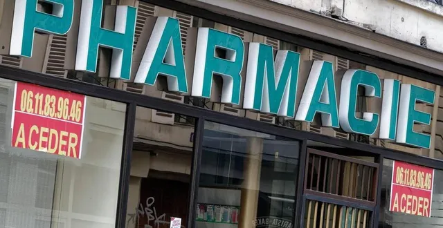 photo  pharmacies, coiffeurs, épiceries ou métiers de bouche font partie des commerces communaux qui pourront bénéficier d’un coup de pouce de la communauté de communes du pays fléchois (photo d’illustration).  &copy;  archives ouest-france / daniel fouray 