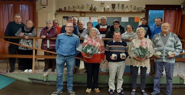 photo  les finalistes en compagnie de patrice bourdin, vice-président  &copy;  le maine libre 