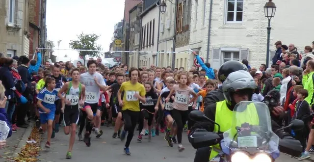 photo  avec plus de 700 coureurs attendus, comme l’an passé, briouze est l’un des grands rassemblements de la saison des courses sur route. et une des rares dates où les pelotons jeunes sont également très fournis.  &copy;  ouest-france 