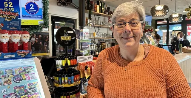 photo  sophie bordelet, patronne du khedive, rue gambetta au mans (sarthe), est ravie d’avoir pu bénéficier d’une aide financière pour la cure de jouvence de son commerce.  &copy;  ouest-france 