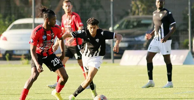 photo  yassin belkhdim.  &copy;  archive co – aurélien breau 