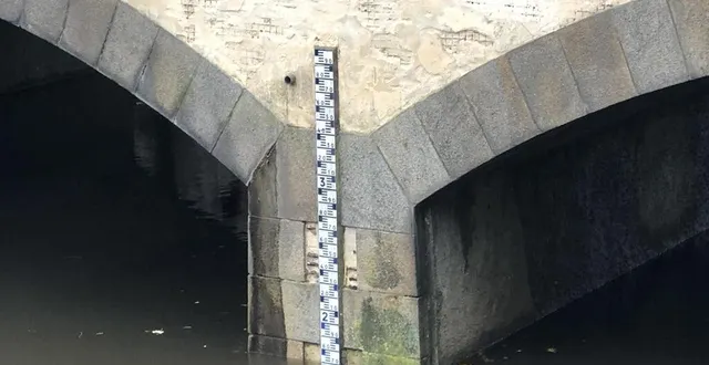 photo  la cote de l’orne, en centre-ville d’argentan, est à 1,7 m ce samedi 18 novembre, bien loin de sa crue historique à 2,9 m en janvier 2001.  &copy;  ouest-france 