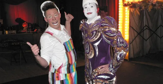 photo  les clowns dimy et benjy avec un numéro qui se finit par l’obligée tarte à la crème dans la figure.  &copy;  ouest-france 