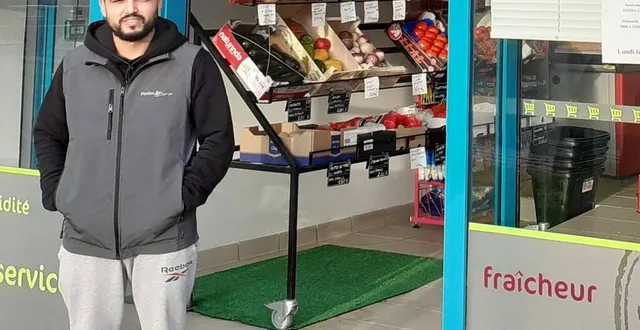 photo  brahim oustad reprend le commerce de proximité, au 5, rue charles-de-gaulle.  &copy;  ouest-france 