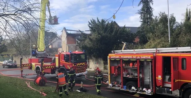photo  une maison a été endommagée par un incendie, ce lundi 20 novembre 2023, au mans.  &copy;  le maine libre 