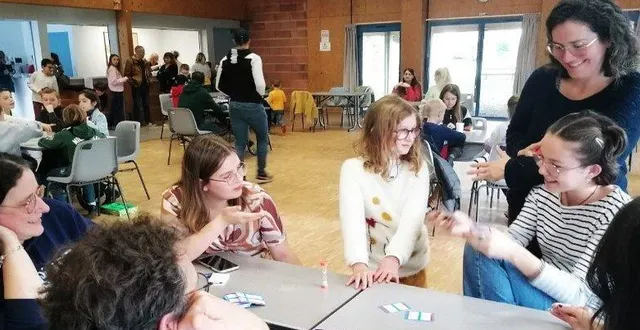 photo  jeunes et moins jeunes n’ont pas boudé cette journée jeux de société et vidéos.  &copy;  le maine libre 