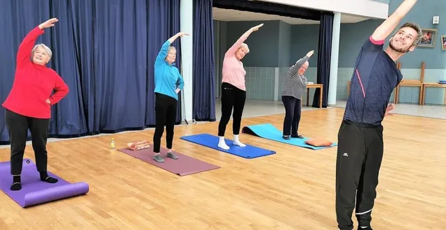 photo  maël coëdel encadre l’atelier gymnastique douce, qui peut accueillirde nouvelles personnes.  &copy;  le maine libre 