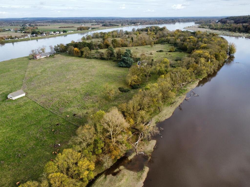 Et Si Vous Achetiez Une Le Priv E Qui S Tend Sur Hectares En Maine Et Loire Angers