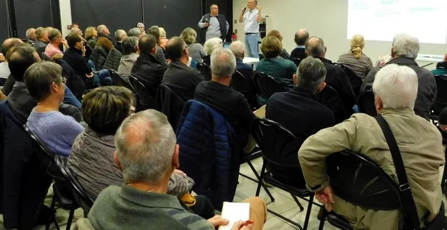 photo  la réunion publique proposée par la communauté de communes du sud-est manceau, à changé (sarthe), vendredi 17 novembre, a réuni plus d’une centaine de personnes.  &copy;  ouest-france 