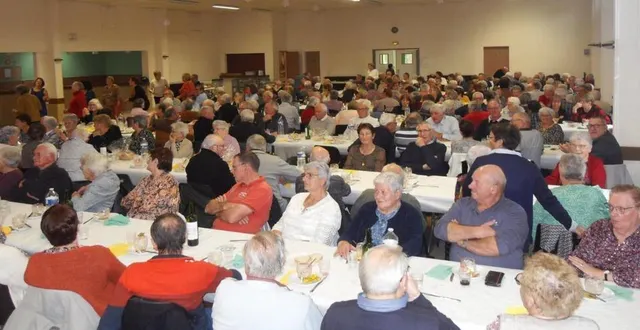 photo  230 convives réunis autour d’un pot-au-feu.  &copy;  le maine libre 