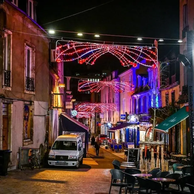 photo 822 motifs lumineux ont été disposés.  ©  photo le maine libre – yvon loué