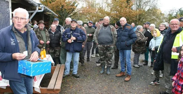 photo  un week-end de pêche à la truite a été organisé à l’étang de la fontaine de spay. à l’issue de la première matinée, plus de 135 truites avaient été pêchées. sur les 68 pêcheurs inscrits, seuls cinq n’avaient rien pris.  &copy;  le maine libre 