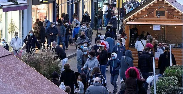 photo  des marchés de noël à la flèche, oizé et la chapelle-d’aligné animeront le pays fléchois ce week-end du 25 et 26 novembre.  &copy;  archives ouest-france 