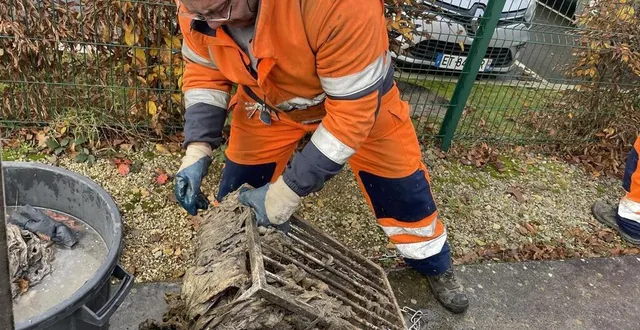 photo  le poste de relèvement des eaux usées de briouze (orne) est bouché par des lingettes.  &copy;  ouest-france 