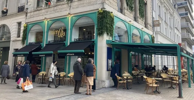 photo  le mimoza a pris la suite du galand, place de la république, au mans, depuis le jeudi 23 novembre 2023.  &copy;  ouest-france 