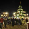photo  une cinquantaine de chalets s’installent sur la place de la république au mans dans le cadre du marché de noël qui sera ouvert jusqu’à fin décembre. 
