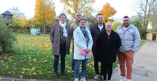 photo  les représentants de la municipalité, de l’acabm et du comité des fêtes.  &copy;  le maine libre 
