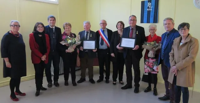 photo  la remise des médailles a eu lieu en présence de brigitte choquet, conseillère régionale ; nathalie goulet, sénatrice ; jérôme nury, député ; patrick claeys, maire ; cendrine foucher-chaize, conseillère départementale ; frédéric léveillé et brigitte gasseau, conseillers départementaux.  &copy;  ouest-france 