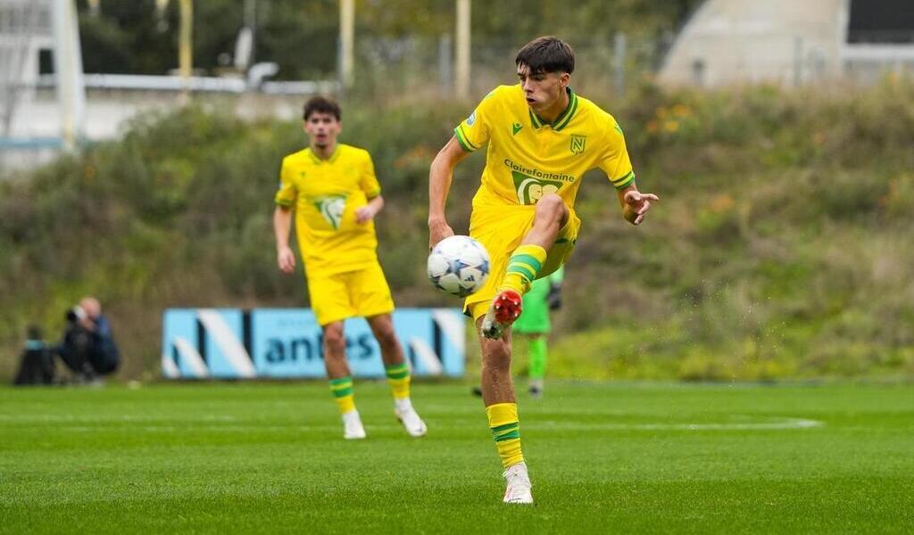 U19. Les Canaris Enchaînent à Bordeaux Et Confortent Leur Domination ...