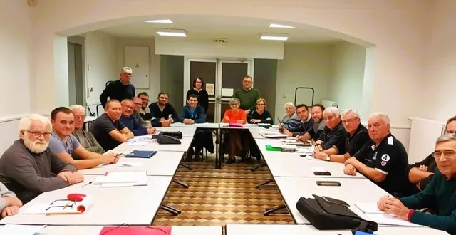 photo  une cinquantaine d’habitants se sont portés volontaires pour participer à cette belle aventure de la ruralité.  &copy;  ouest-france 