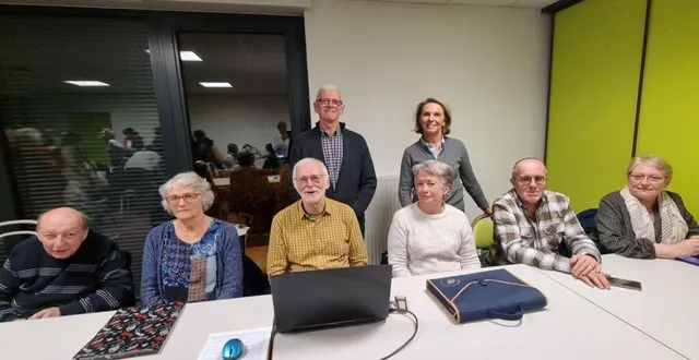 photo  nouveau bureau : debout, philippe merer, président ; véronique cantin, maire. de gauche à droite : jean-françois viot, vice-président ; sylviane gouhier, trésorière ; jean-claude gouhier, webmestre ; evelyne dubuisson, secrétaire ; jean-luc barrault, secrétaire adjoint et liliane joyau, trésorière adjointe.  &copy;  ouest-france 