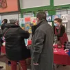 photo  le comité des fêtes organise son premier marché de noël, samedi, en espérant avoir autant de visiteurs qu’à celui de la municipalité, ici, en 2021. 