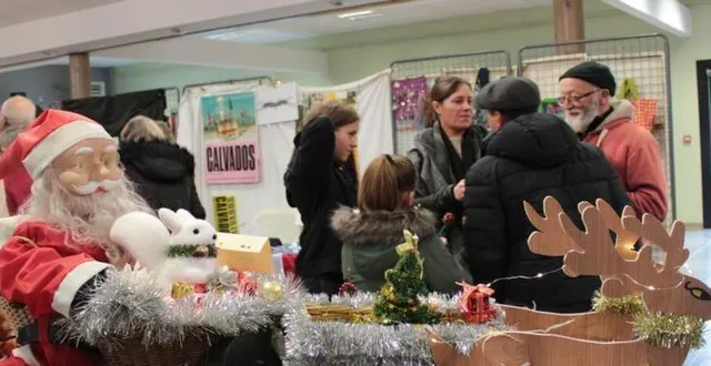 photo  de nombreux visiteurs se sont pressés entre les stands toute la journée.  &copy;  ouest-france 