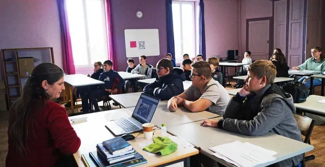 photo  cyrielle jeanne a présenté aux élèves enthousiasmés, le parcours à réaliser dont l’aboutissement sera en juin, à paris, à l’académie des sciences.  &copy;  ouest-france 