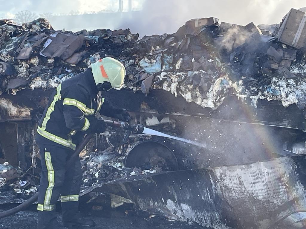 EN IMAGES. Camion En Feu Au Péage De La Gravelle : Une Opération D ...