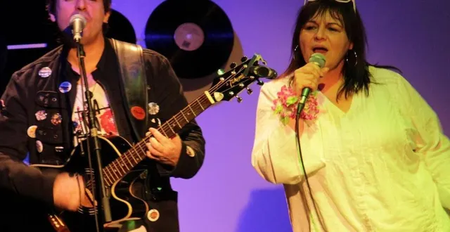 photo  le duo termine sa tournée le 9 décembre à souligné-sous-ballon.  &copy;  le maine libre 