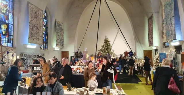 photo  le marché de noël de chapêlmêle, à alençon, a lieu dimanche 3 décembre dans la chapelle désacralisée.  &copy;  archives chapêlmêle 