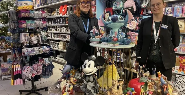 photo  la boutique éphémère a ouvert ses portes vendredi 1er décembre 2023, dans la galerie marchande de leclerc arçonnay.  &copy;  ouest-france 