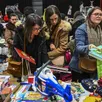 photo  avant noël, les bourses aux jouets sont très prisées. 