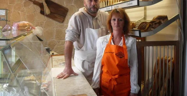 photo  sébastien vallier et sandrine, la vendeuse.   &copy;  le maine libre 