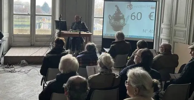 photo  chaque année, une vente aux enchères est organisée au palais d’argentré, à sées.  &copy;  archives ouest-france 