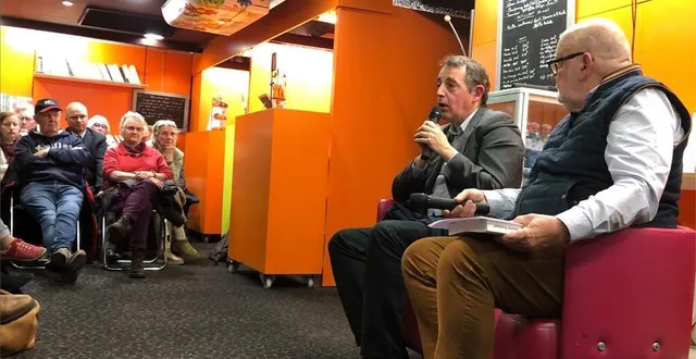 photo  une centaine de personnes sont venues écouter le sarthois jérôme fourquet, directeur du département opinion de l’institut de sondage ifop, à la librairie doucet, vendredi soir.  &copy;  ouest-france 