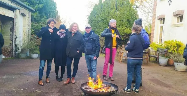 photo  christine ollier et une partie de sa bande : un lieu ouvert et chaleureux, à leur image.  &copy;  ouest-france 