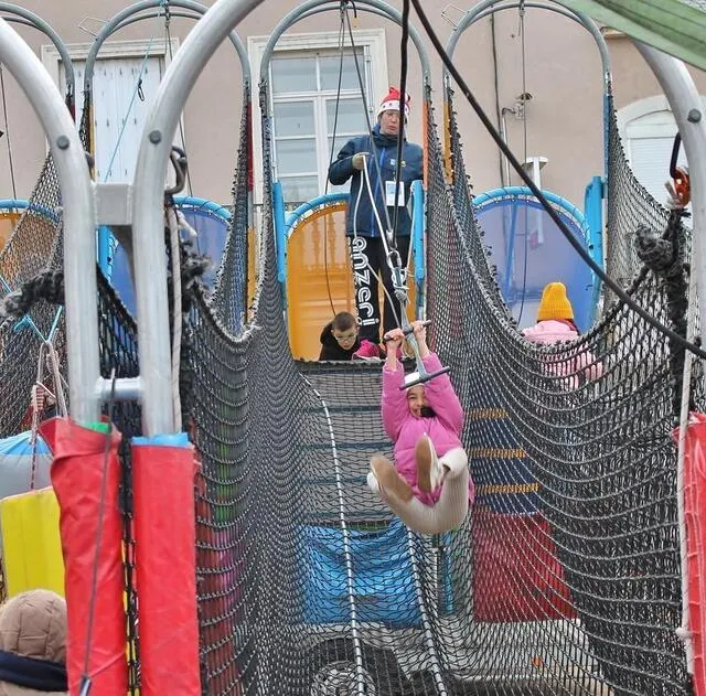 photo le parcours « kids aventure » a fait le bonheur des petits, place dom-guéranger, samedi et dimanche.  ©  ouest-france