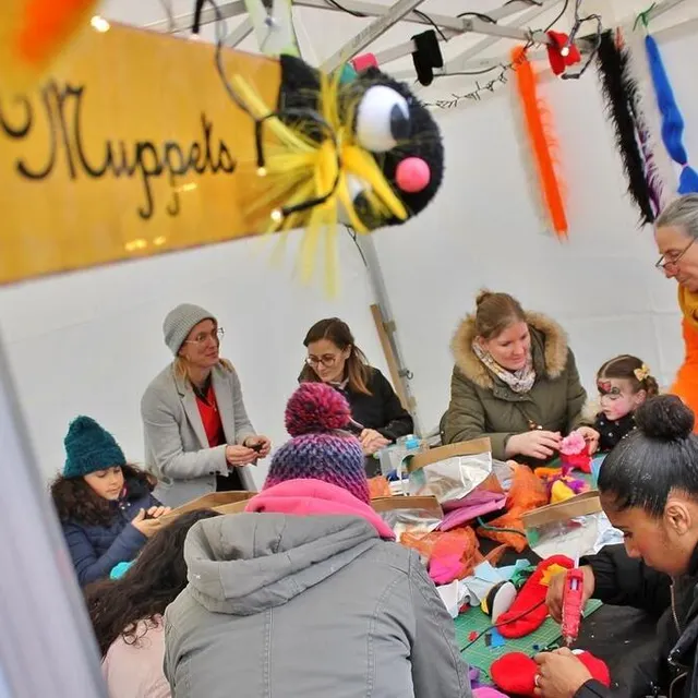 photo des ateliers créatifs étaient aussi proposés aux familles place dom-guéranger, samedi et dimanche.  ©  ouest-france