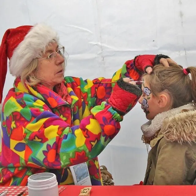 photo comme l’année dernière, un atelier de maquillage était proposé place dom-guéranger, samedi et dimanche.  ©  ouest-france