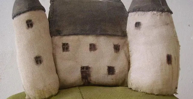 photo  la cité médiévale sera l’écrin du marché d’art et d’artisanat d’art « fresnay en art ! ».  &copy;  le maine libre 