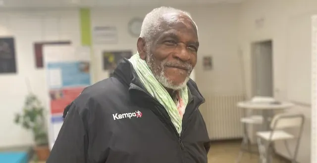 photo  julien darsoulant, 96 ans, est bénévole à la mjc de flers, dans l’orne.  &copy;  ouest-france 