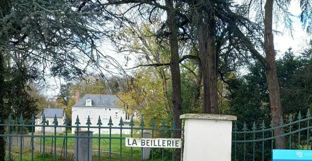 photo  des habitants ont souhaité avoir des informations sur le devenir de la beillerie, propriété du xviie siècle mise en vente avec proposition d’acheter des lots pour des habitations.  &copy;  ouest-france 