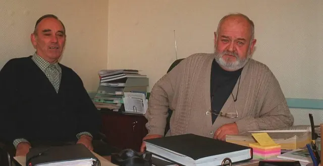 photo  michel lavoué, à droite, a été maire pendant trois mandats de maire à auvers-le-hamon  &copy;  archives ml 