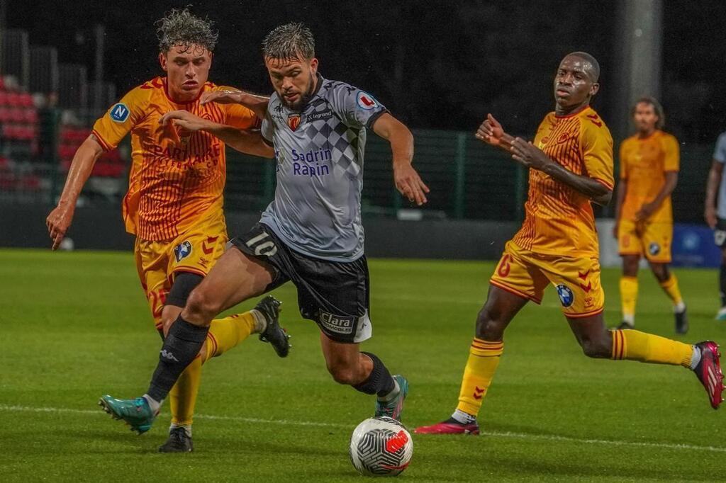 Football Lus Orléans Privée De Son Stade à Cause De Morceaux De Verre Sport Brest 0385