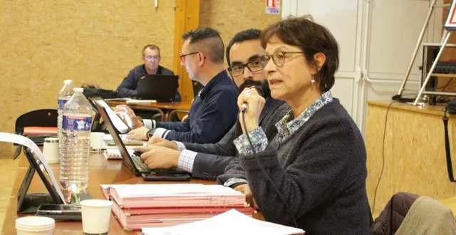 photo  en conseil communautaire le 16 novembre 2023 à arthezé, les élus du pays fléchois ont voté une nouvelle aide à l’installation ou au maintien de commerces de proximité.  &copy;  le maine libre 