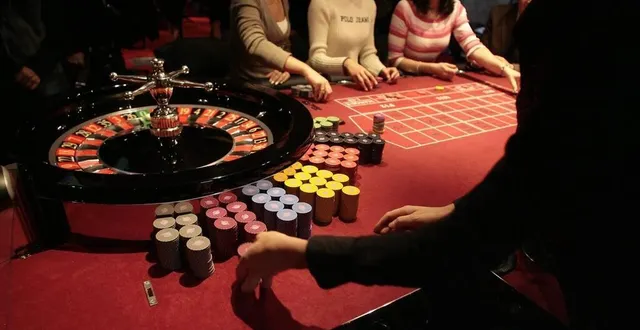 photo  en france, environ 200 villes accueillent un casino. saumur va désormais pouvoir s’en doter.  &copy;  archives afp 