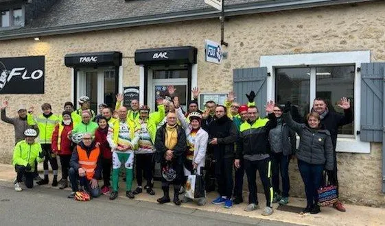 photo  pause déjeuner, à longnes, lors de l’action en faveur de l’afm téléthon, l’année dernière.  &copy;  martine malherbe 