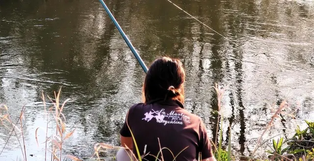 photo  pêcher sur l’huisne et les cours d’eau percherons, un bon loisir pour tous les âges.  &copy;  ouest-france 