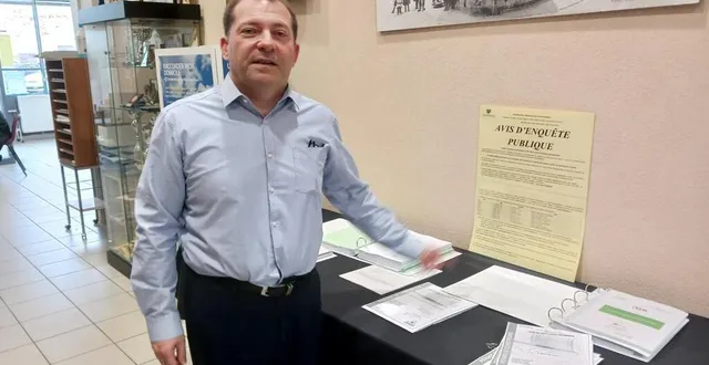 photo  sébastien gouhier, le maire, présente l’enquête d’utilité publique.  &copy;  ouest-france 